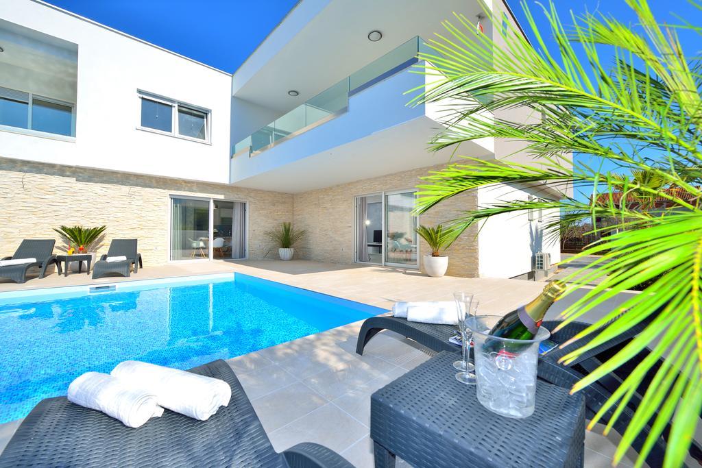 Luxury Apartments Marija Sukosan Bagian luar foto