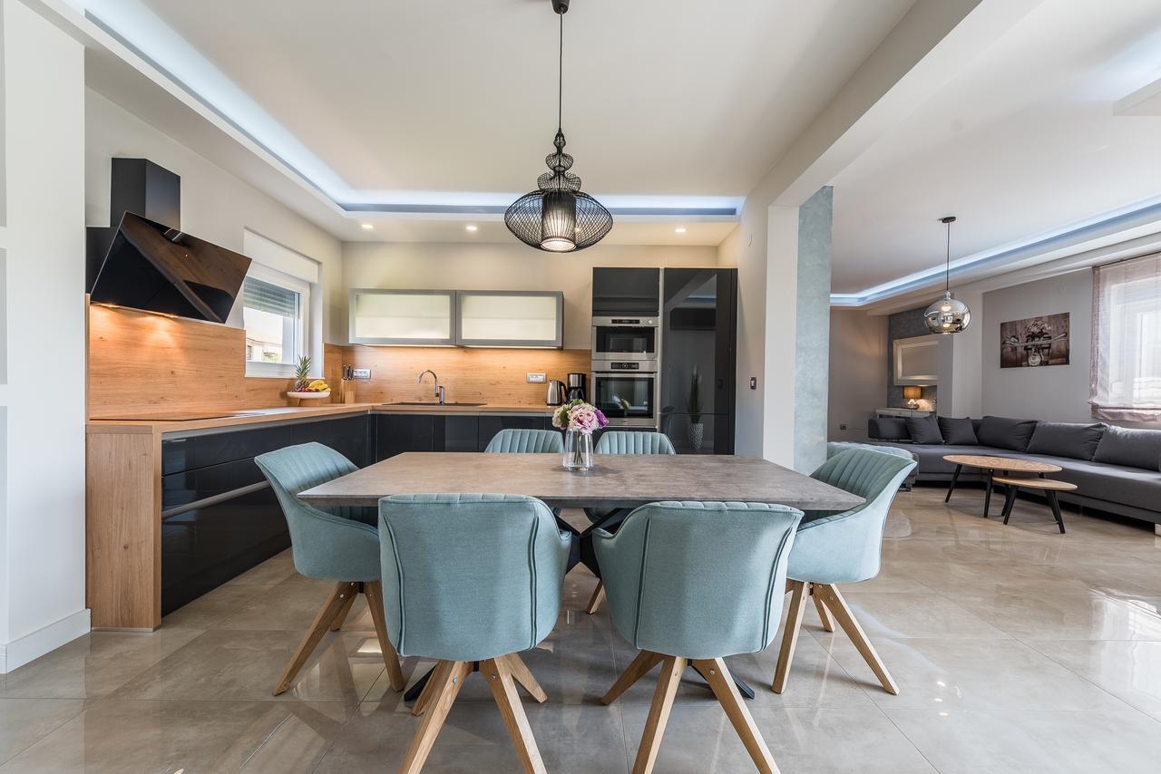 Luxury Apartments Marija Sukosan Bagian luar foto